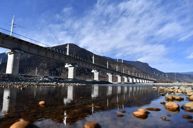 中央空调迎来磁悬浮离心机拐点,美的上演弯道超车-家电圈官网