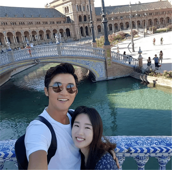 知名男星官宣二胎得子小11岁妻子颜值高曾与金喜善传绯闻