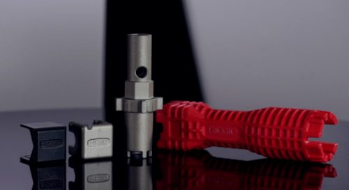 狭窄空间不用愁里奇多功能水槽扳手让你 变身 Diy达人 维修