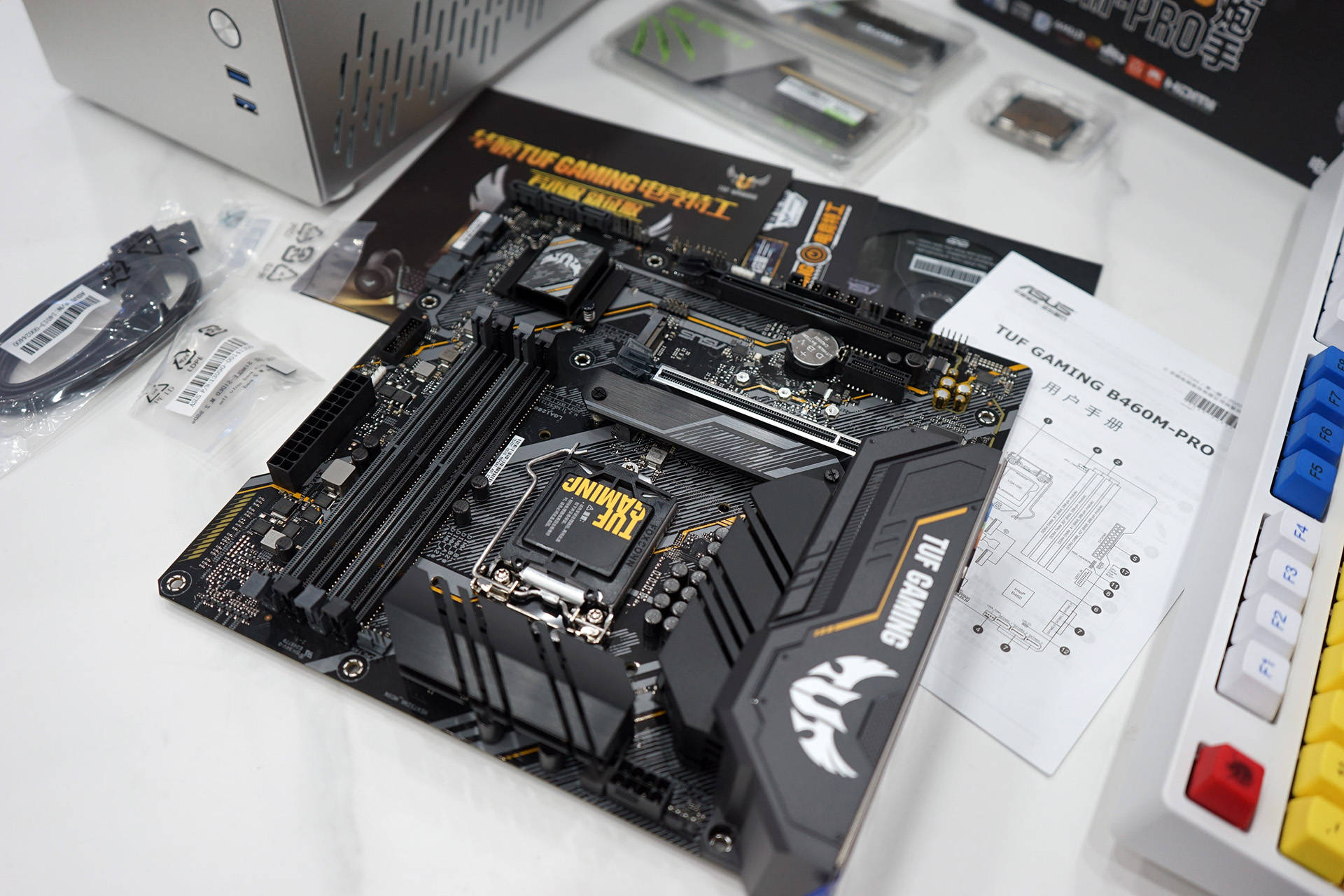 平价高规格intel十代主板新贵华硕b460重炮手pro