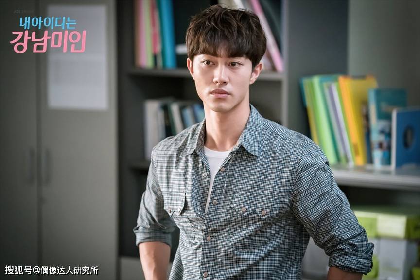 和金裕贞暧昧6点认识文森佐郭东延原来曾是歌手练习生