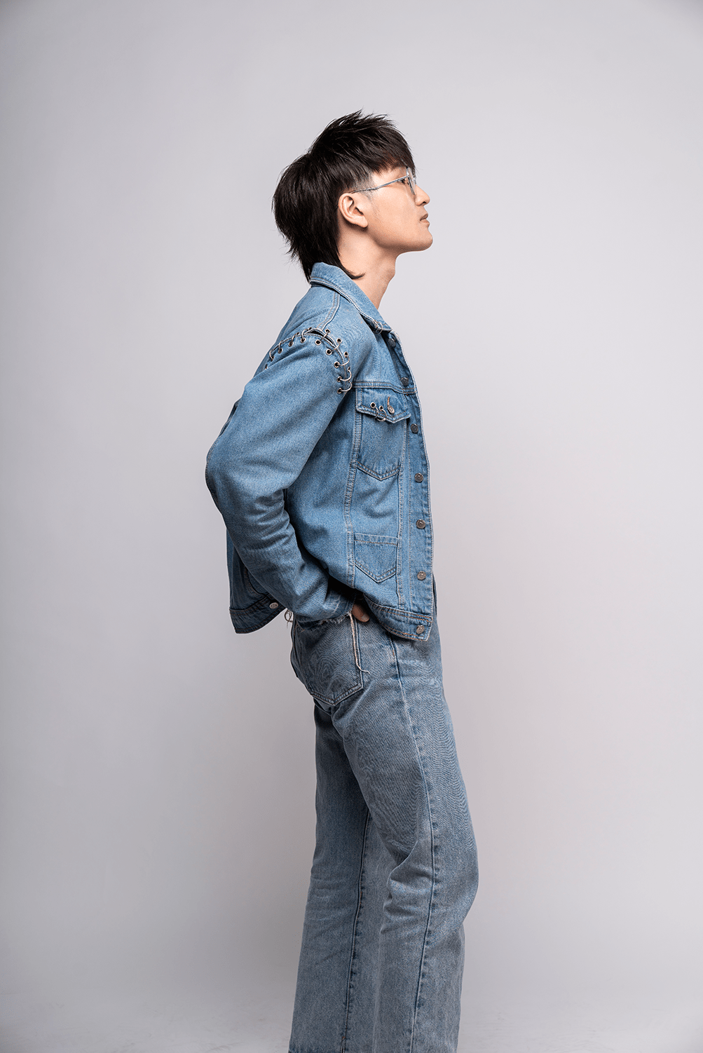 摇滚新秀黎真吾新歌上线反抗荒诞世界从不敷衍