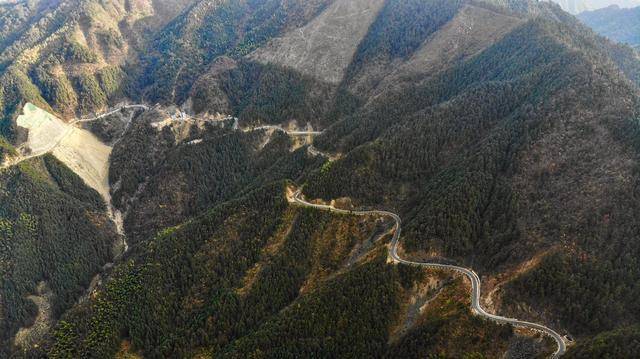 安徽最高的自驾公路，被誉为江南最后的墨脱，到底有何迷人之处？