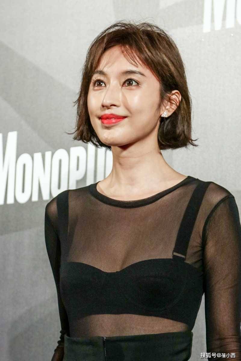 张俪不是尤物身材,不过照样敢穿,网纱上衣透内衣,不俗反而高级