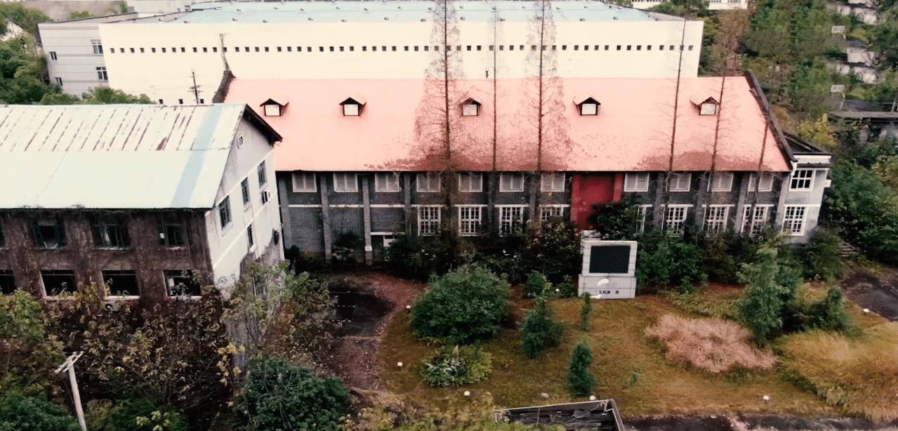 四川自贡的老机床厂，曾是当地支柱企业，如今荒无人烟