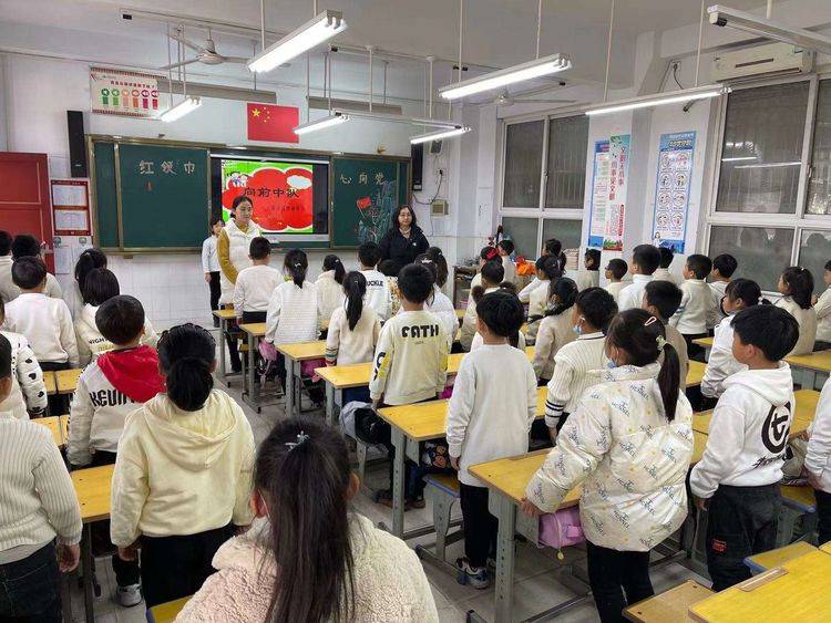 新郑市实验小学一年级举行献礼建党100周年诗歌大赛