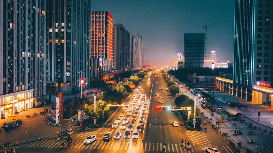 中国在国际形象最佳城市，不是网红重庆，而是天性热烈如火的它