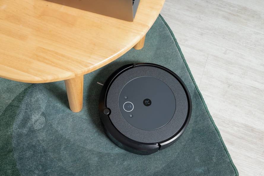 iRobot扫地机器人新品上市，Roomba i4+体验感如何？评测来了！_手机搜狐网