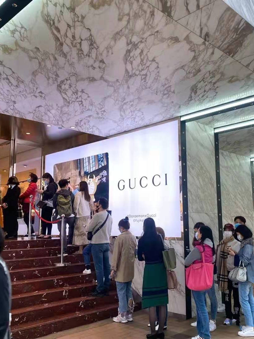 香港买家海港城前排长龙疯狂抢货 只因gucci 3月9日将再涨价 奢侈品