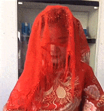图片[3]-搞笑段子GIF：你看这新娘人生第一次穿上礼服是多么开心呀-魔性次元