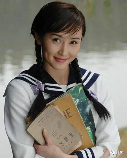 他说:哪个男同学的梦中情人不是胡静啊