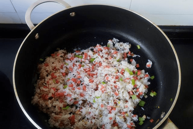 糯米饭怎么做才松散 e8dd83675a704cc48e5787c16f854197.png