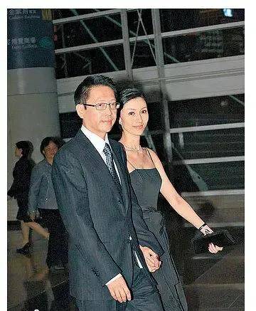 李嘉欣老公许晋亨真的只是一个草包米虫无才的富二代