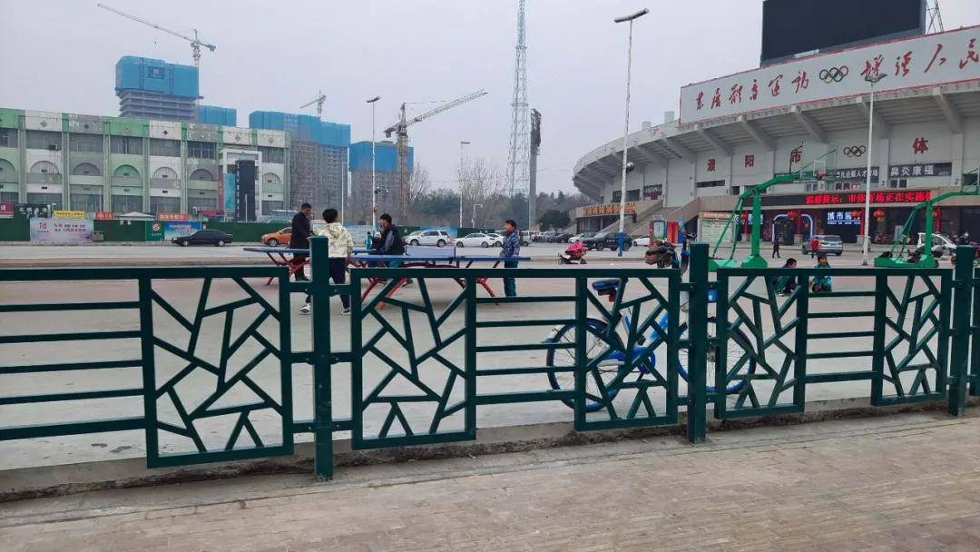 濮阳体育场升级改造工程正在紧张有序地进行_建设