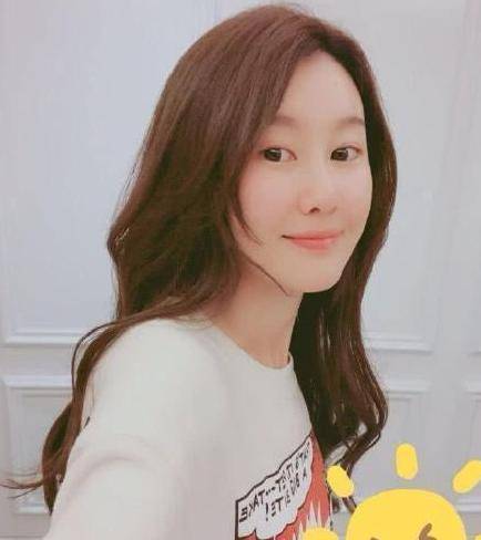 王宝强女友冯清的个人资料 83e8129d8a924bcd9e75d953298cf9dd.jpeg