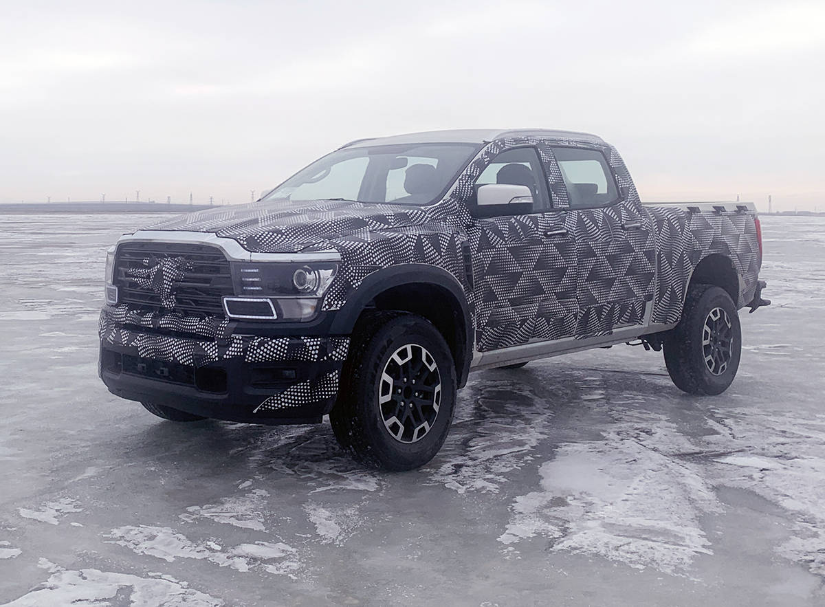 中兴打造的首款国产全尺寸大皮卡曝光,外观很霸气,下半年上市