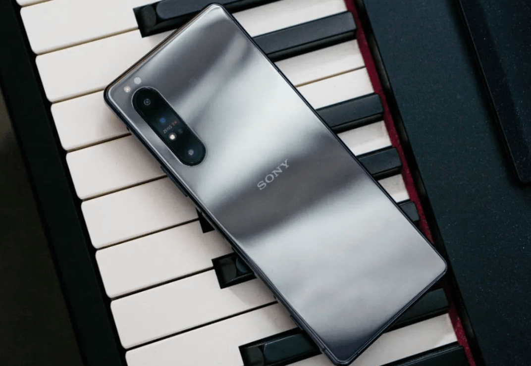 索尼xperia1 ii荣耀x10 max是过去两年中除了折叠屏之外拥有最大屏幕