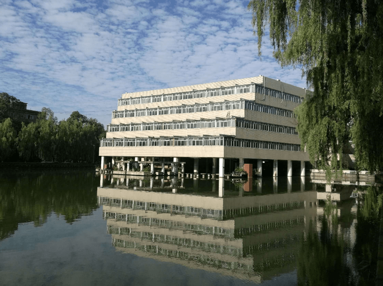 成都理工排名_成都理工大学(2)