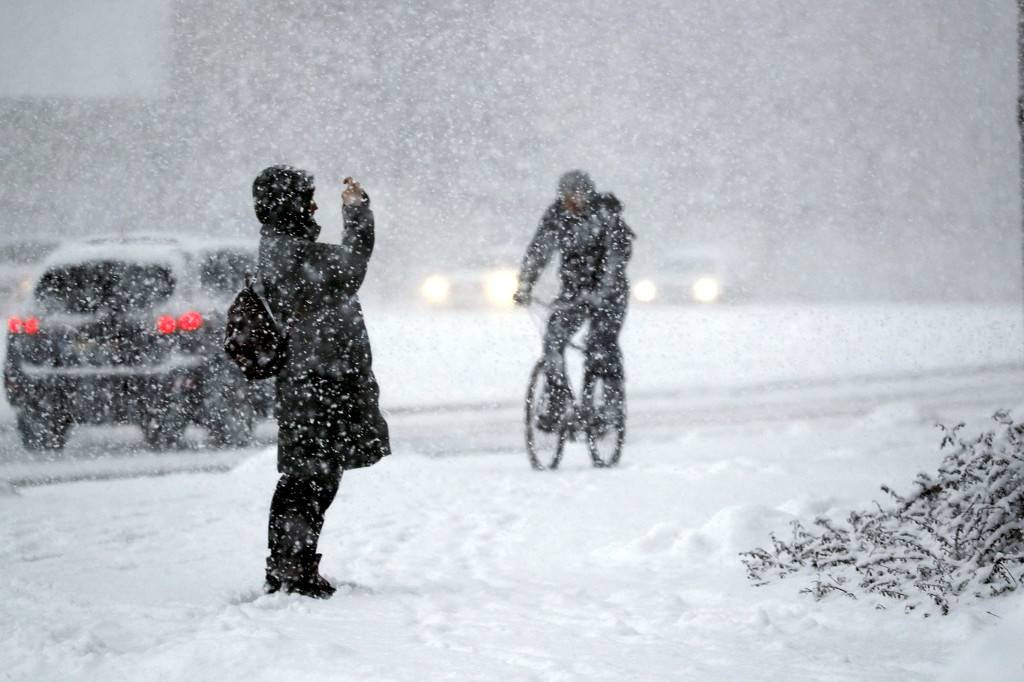 大雪纷飞!拉脱维亚迎来强暴风雪
