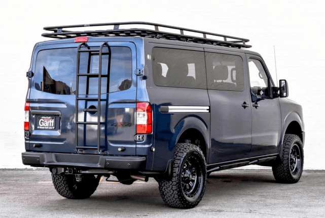 原创谁说mpv不能越野?日产nv 4x4改造,v8大自吸配四驱