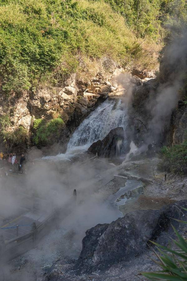 云南腾冲的热河，以温泉著名，一个靠老天爷赏饭吃的边陲小城。