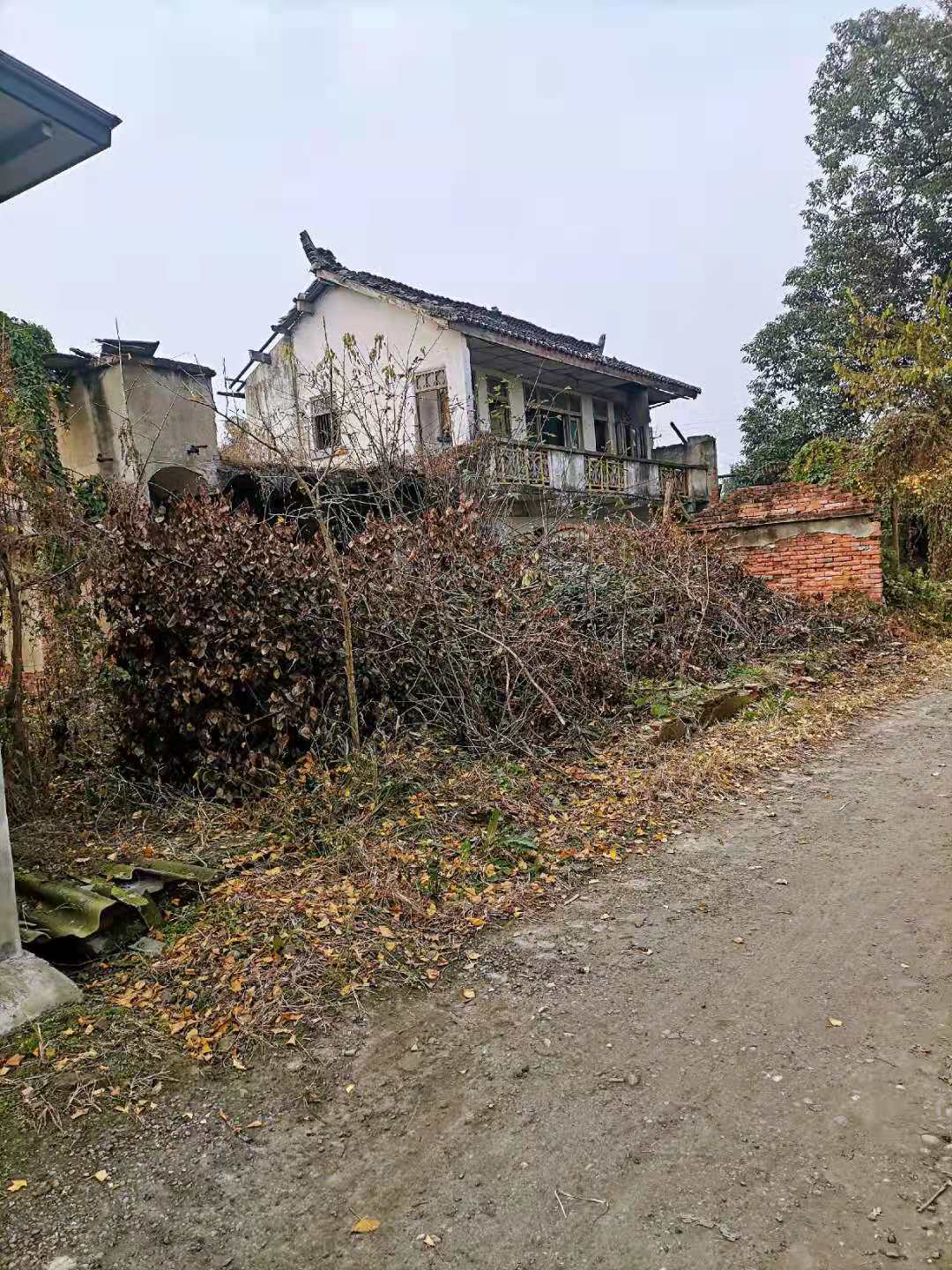 四川闲置农房流转德阳广汉高坪300平 成都新都区270平米 距离