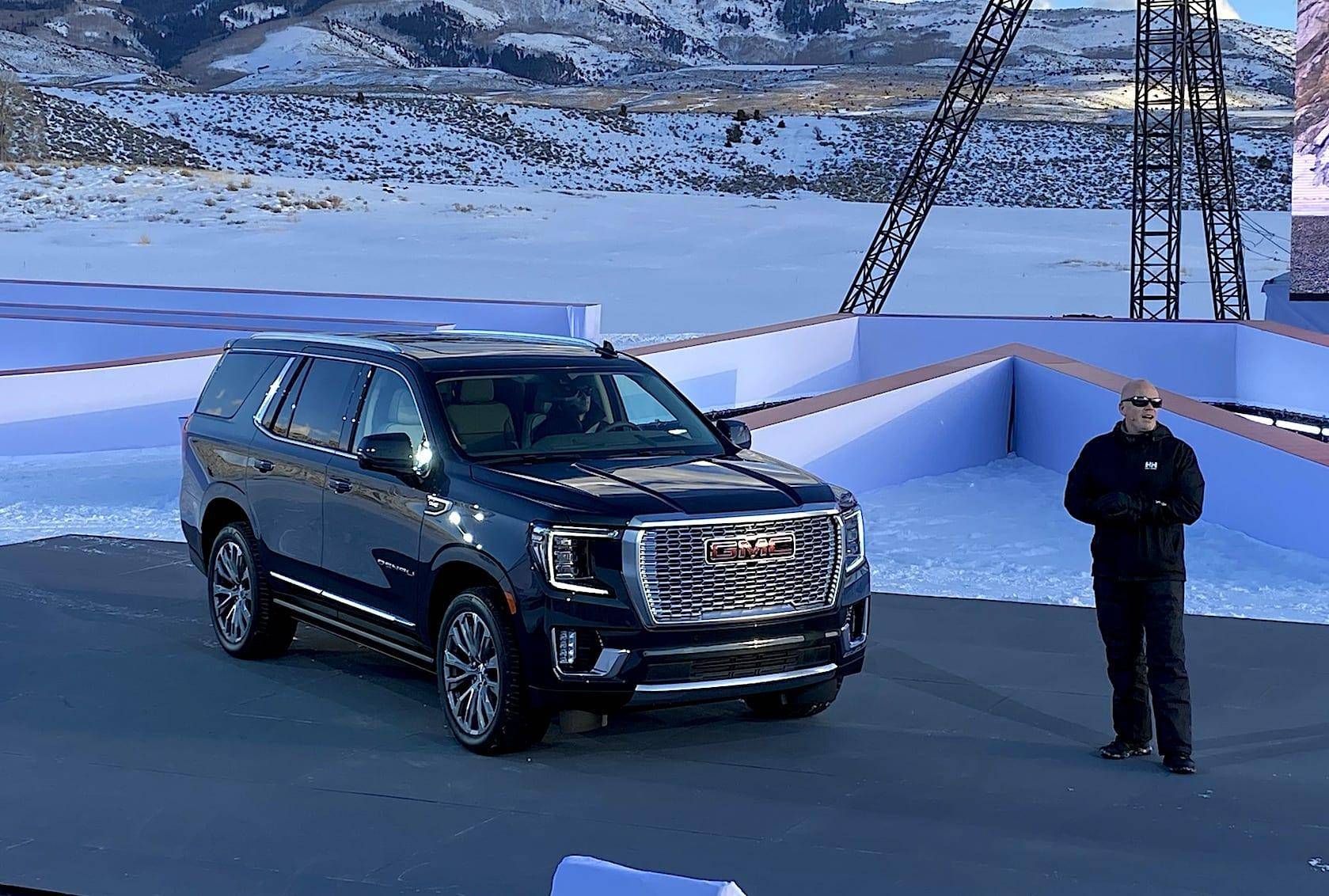 suv中的巨无霸车长近6米配空气悬挂后排放倒能当床睡