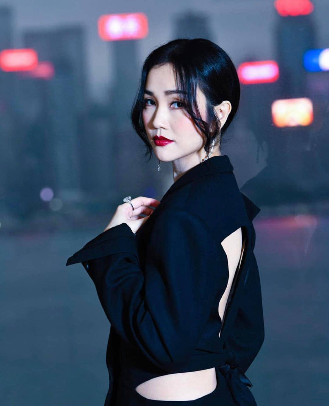 谢安琪kaytse,1977年3月13日出生于香港,中国香港女歌手,演员,毕业于