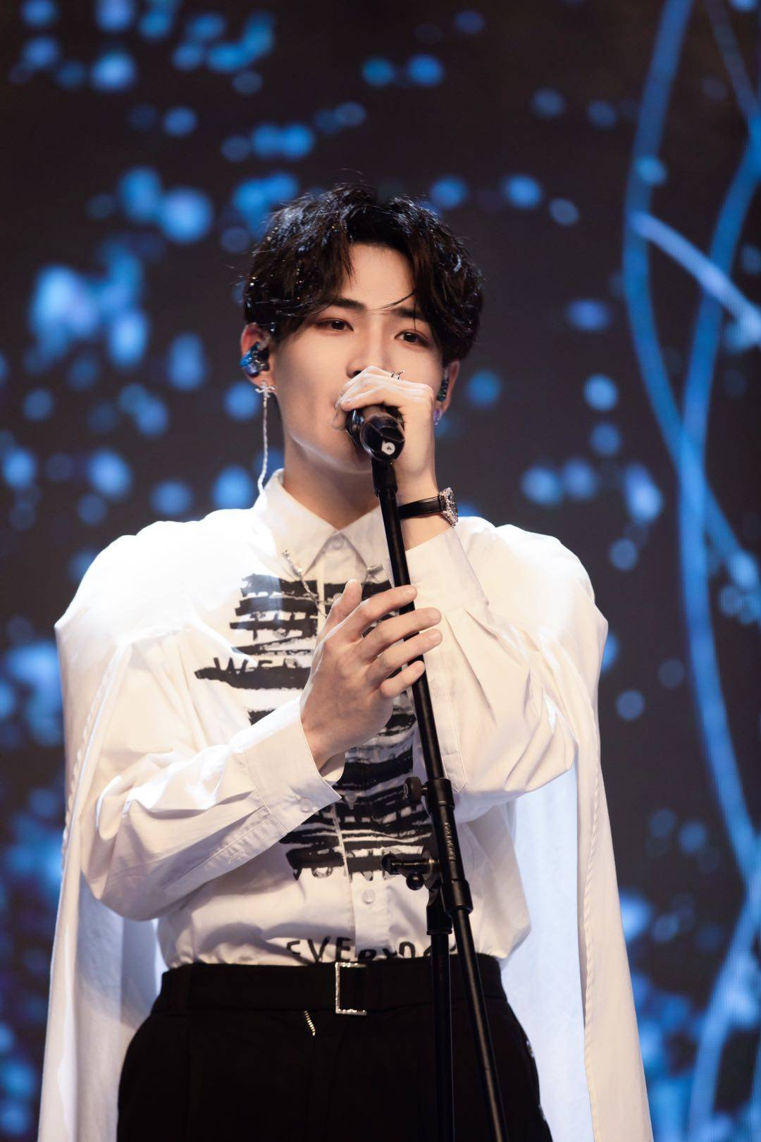 李鑫一生日会超宠粉全新演绎舞蹈版我的你炸翻全场