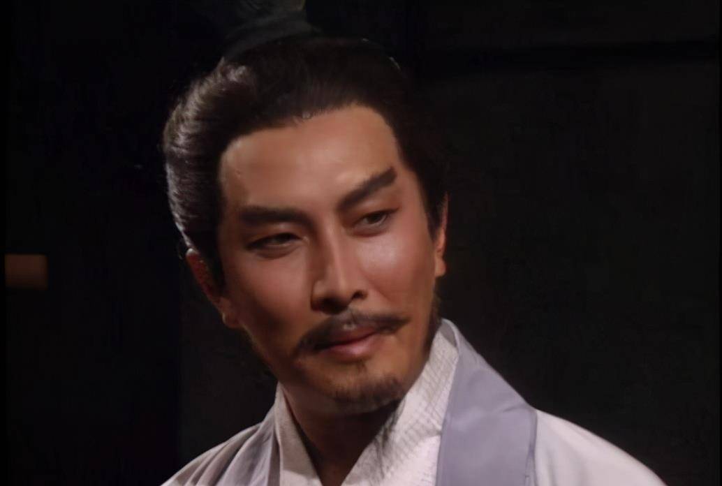 公元221年(章武元年),诸葛亮担任丞相时,当时董和很可能已经去世了.