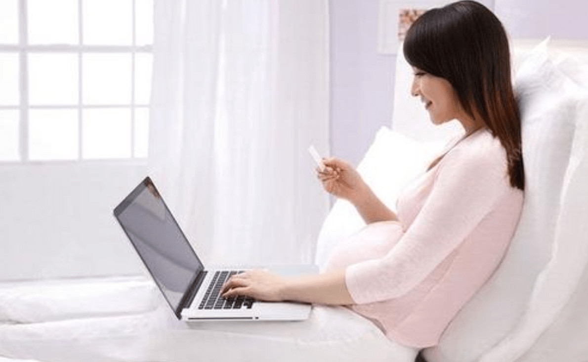 怀孕之后是选择在家休养还是继续工作?