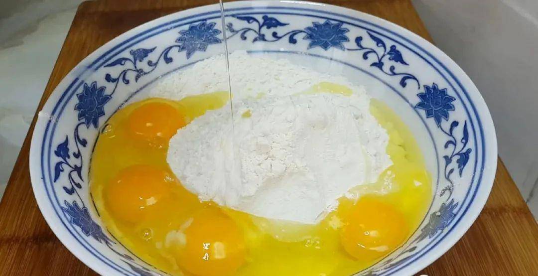 鸡蛋怎么炒成絮状 59eeba9c2e204c9e87fd2c9b34d981e7.jpeg