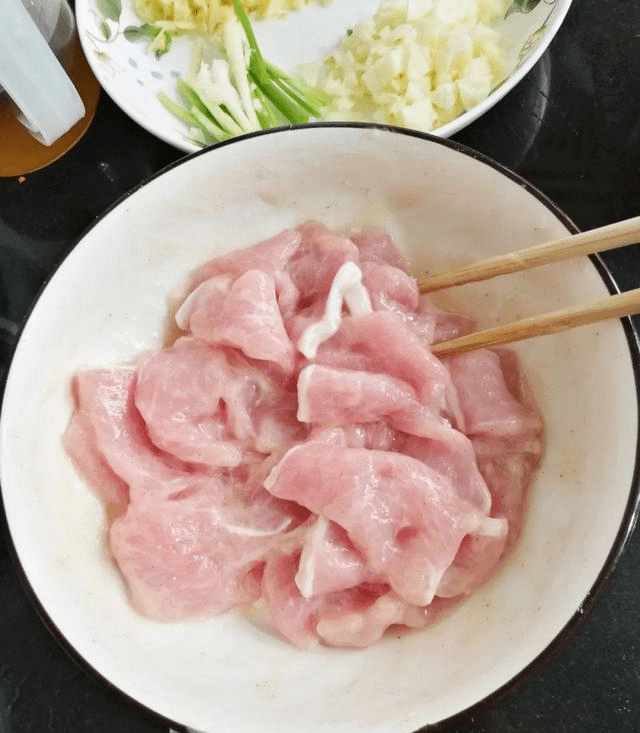 肉片怎么过油效果好 87c2e757585146a59c37a13218d6a178.png