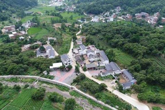 一脚踏3省的河南古村，入选“中国最美乡村”，门票0元，少有人知