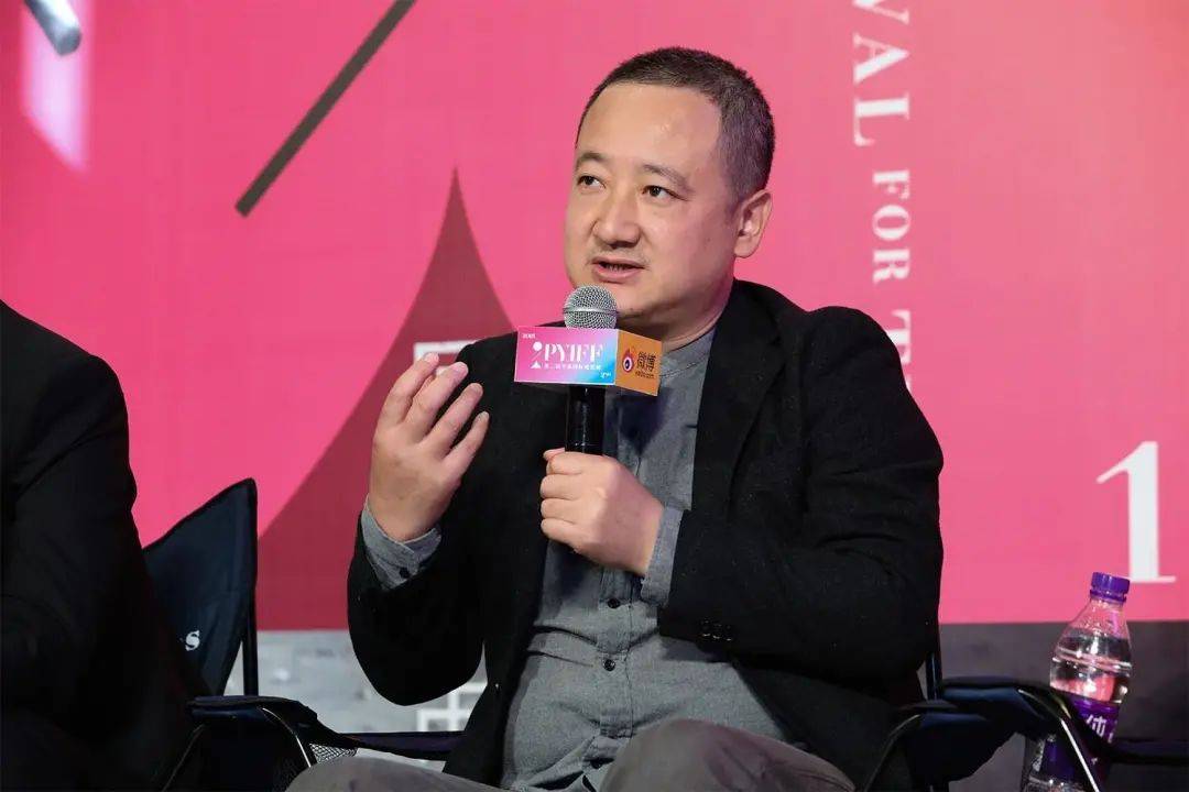 原创那个把王宝强扶上神坛的男人早就站在了神坛上这部电影为证