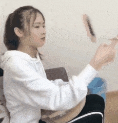 原创
每日一笑:妹子就别在这秀恩爱了,旁边的大爷是一脸的不屑啊