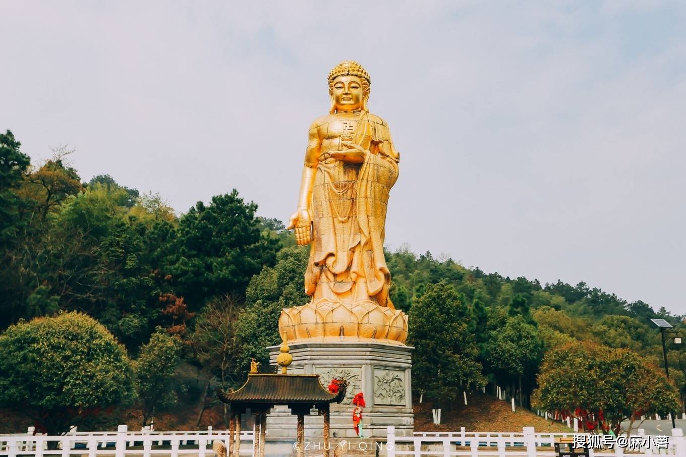 南京一座山被誉为三教圣地，集结儒佛道三大门派，相处却非常和谐
