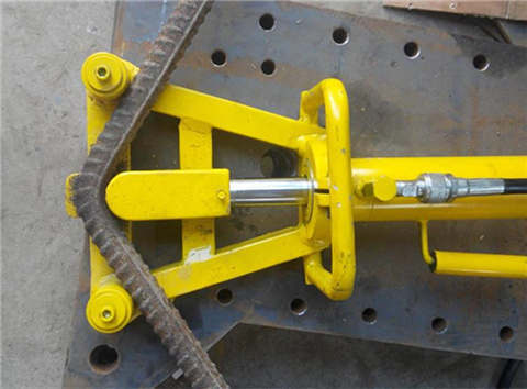 冷弯性能属于钢筋的工艺性能评定指标之一.