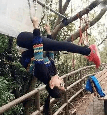 原创
每日一笑:妹子咱还能尊重下乞丐这个职业吗,有你这样乞讨的吗