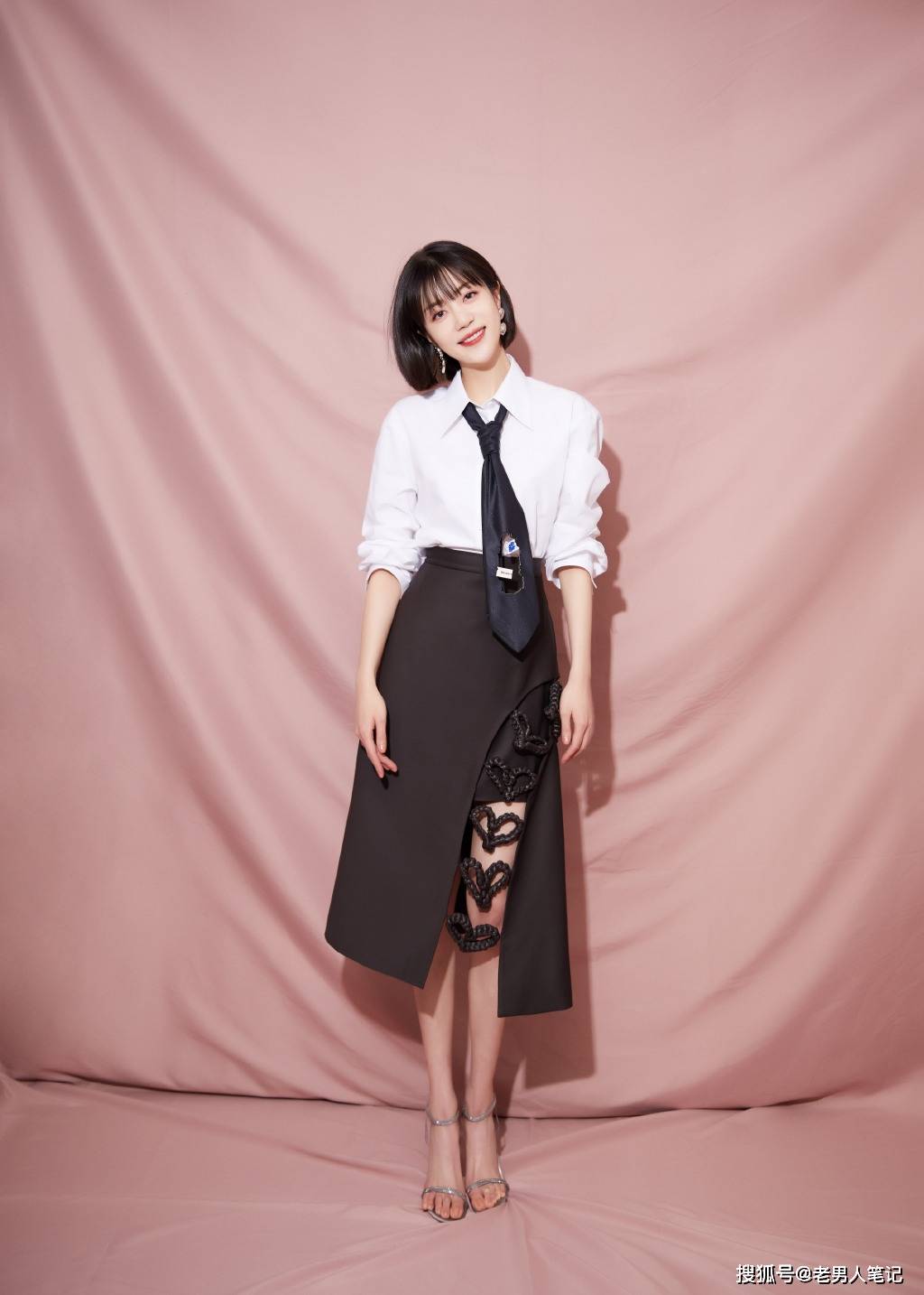 李溪芮原签约于杨幂的公司嘉行传媒,当《漂亮的李慧珍》很火的时候,便