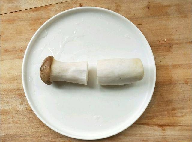 三高人群能吃胡萝卜 9903ce2946ee469c804460e6e4424bb9.jpeg