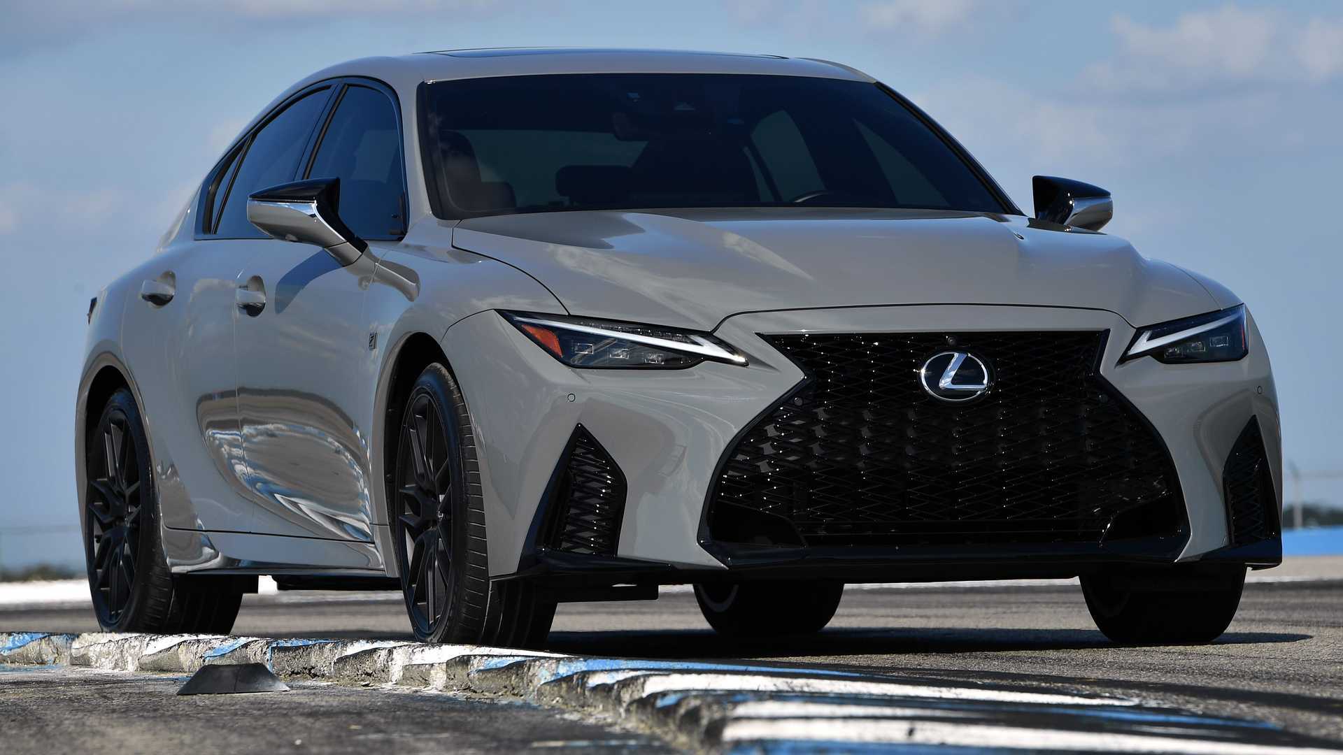 雷克萨斯is500f运动性能首发版首次亮相50升v8引擎高速油耗98l