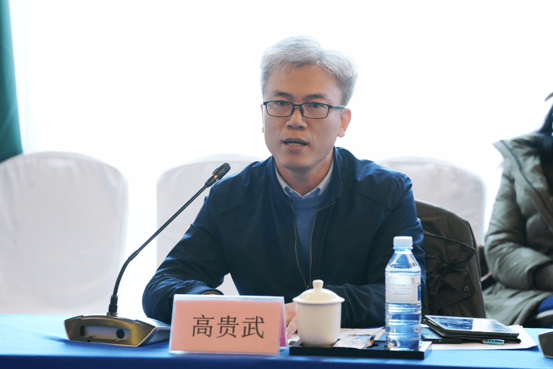 同一屋檐下热话题冷思考创新青年观察节目有新线索