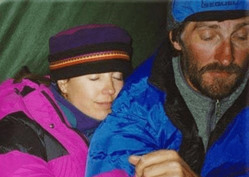 珠峰“睡美人”：沉睡8000米雪地22年成路标，临终请求不要抛下她
