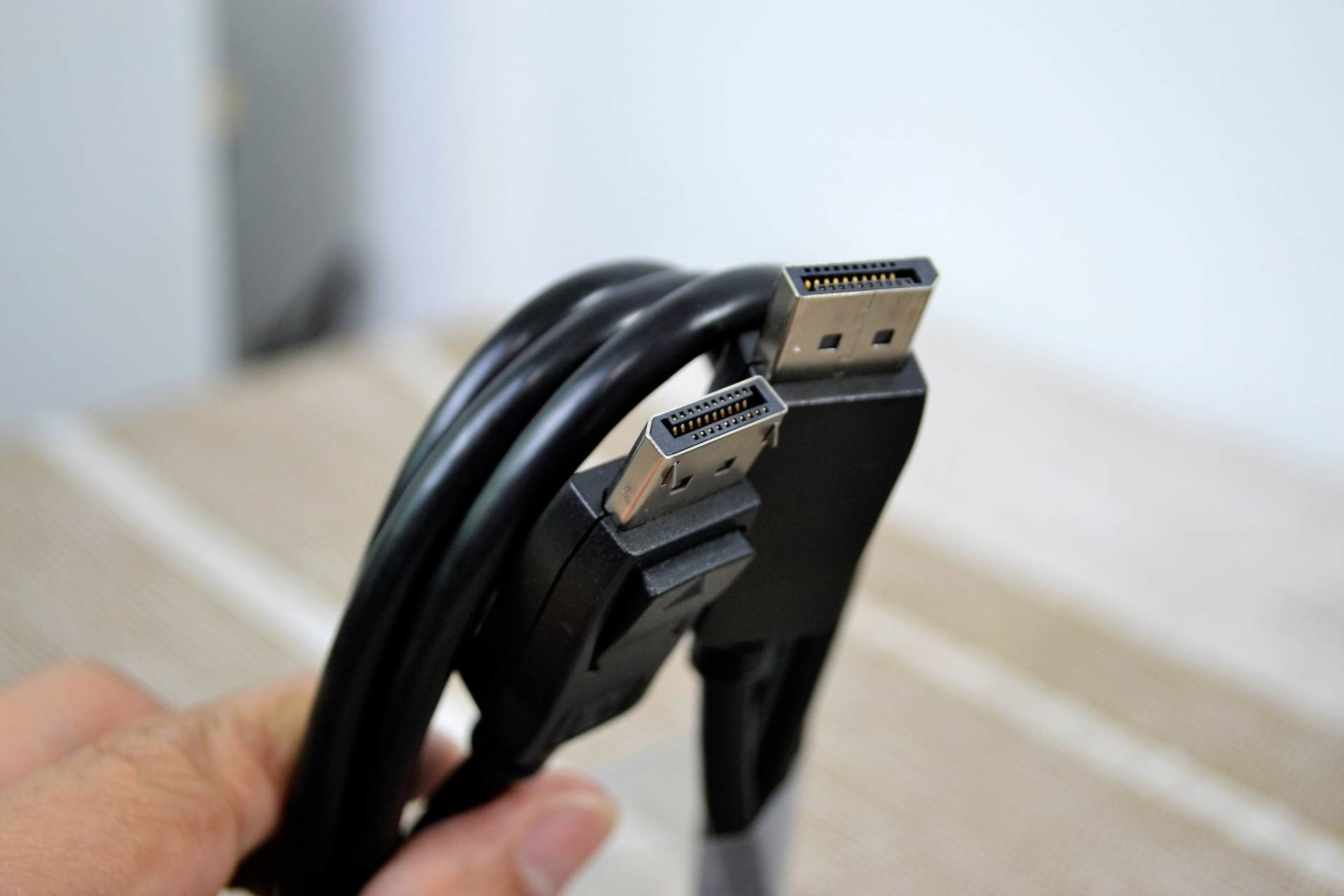 器,dp线,相对于以往来说,对于没有dp接口的伙伴来讲少了一根hdmi线