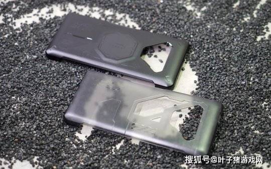 利器|怪兽级游戏利器君临天下 黑鲨4Pro游戏手机首发开箱评测