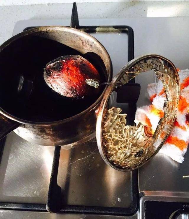 原创内涵搞笑我不就熬个梨水喝吗你给我来个爆锅是啥意思