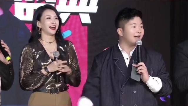 网友们一片哗然,因为这个消息太突然,论资历水平和名气王蓉都在白小白