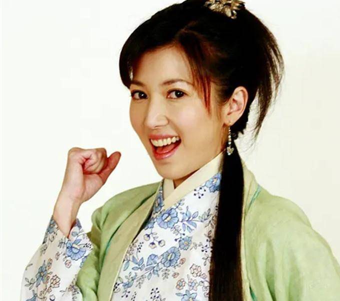 原创44岁女星廖家仪高处跌落受伤已嫁豪门11年曾与郑少秋演情侣