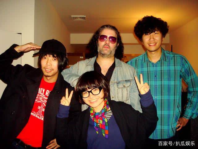 刺猬乐队主唱祝福被批恶臭,接连发文不认错_赵子健